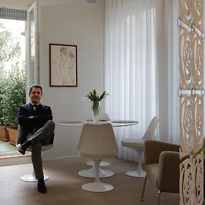 https://milano-porta-venezia-suite-centro.italymilanhotels.net